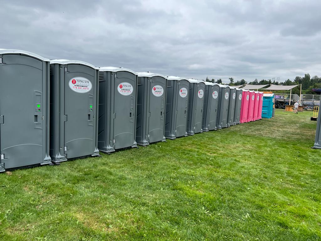 Portable Toilet Rental in Port Coquitlam or How to Use and Maintain Your Bog